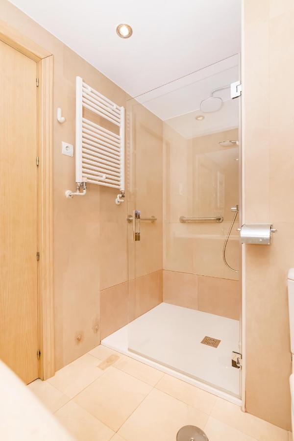 Ferienwohnung Bhost - Paseo De La Malagueta Málaga Exterior foto