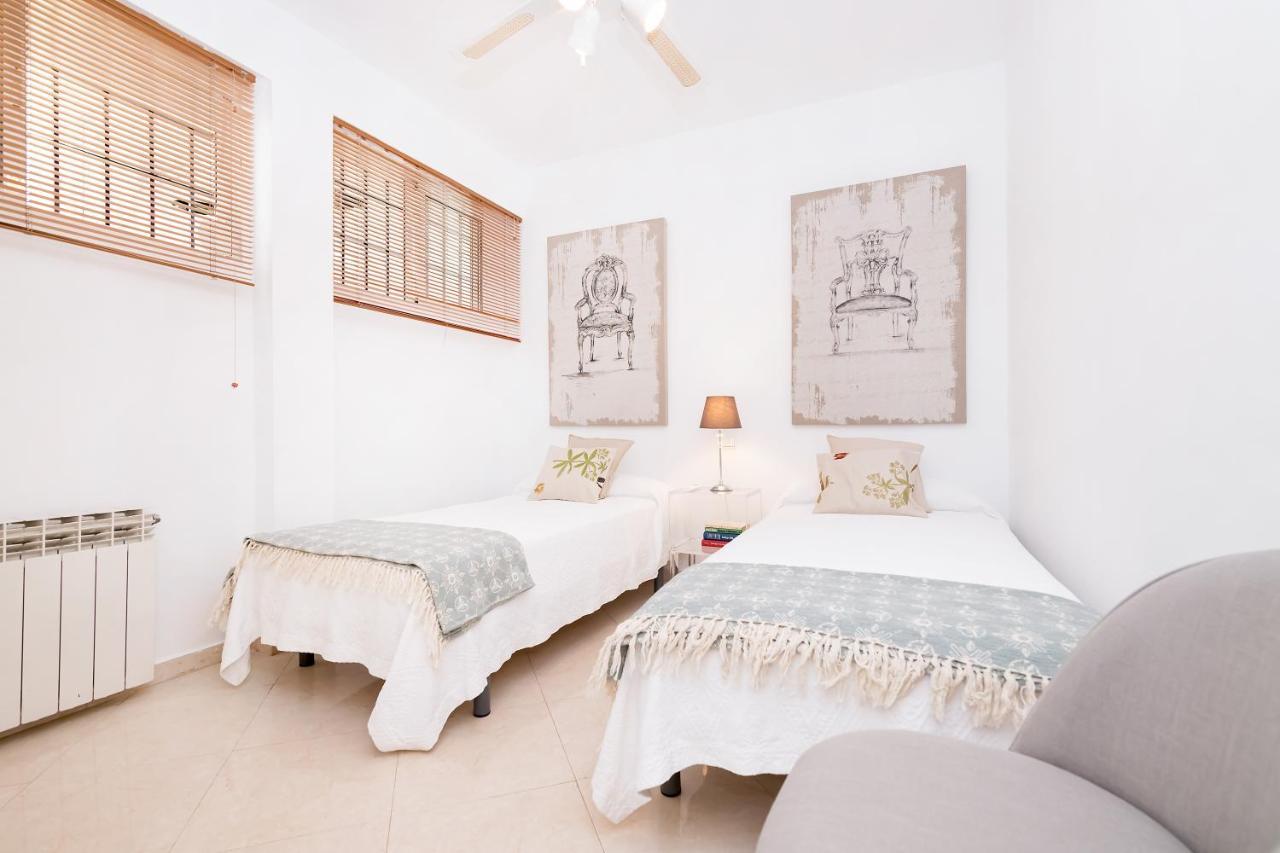 Ferienwohnung Bhost - Paseo De La Malagueta Málaga Exterior foto